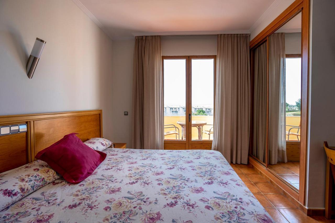 Hotel Los Barruecos By Croma Malpartida de Caceres Bagian luar foto