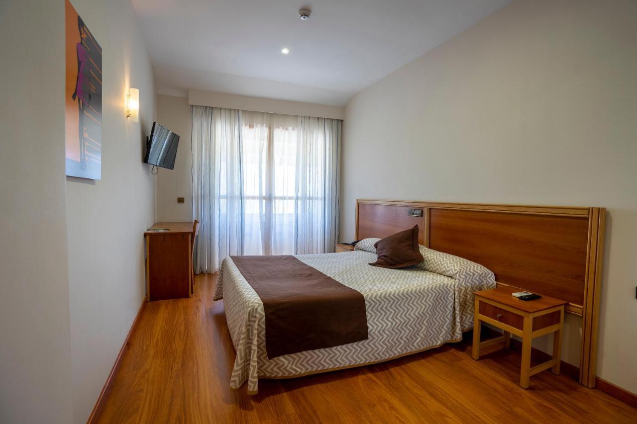 Hotel Los Barruecos By Croma Malpartida de Caceres Bagian luar foto