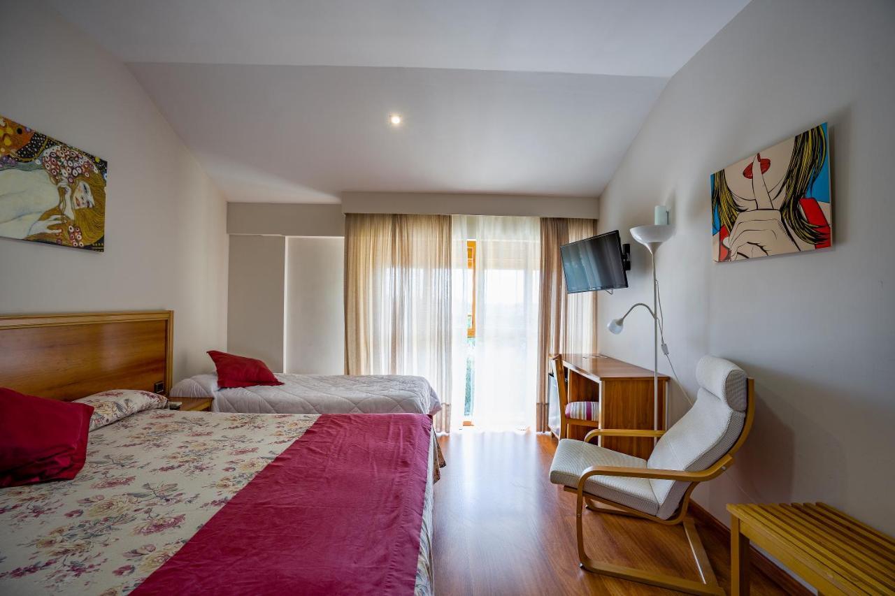 Hotel Los Barruecos By Croma Malpartida de Caceres Bagian luar foto