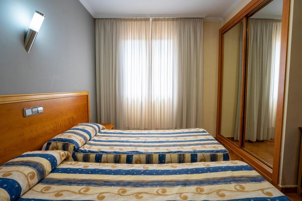 Hotel Los Barruecos By Croma Malpartida de Caceres Bagian luar foto