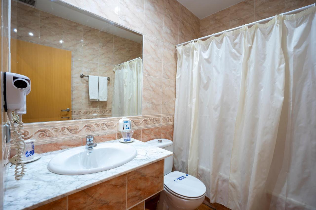 Hotel Los Barruecos By Croma Malpartida de Caceres Bagian luar foto