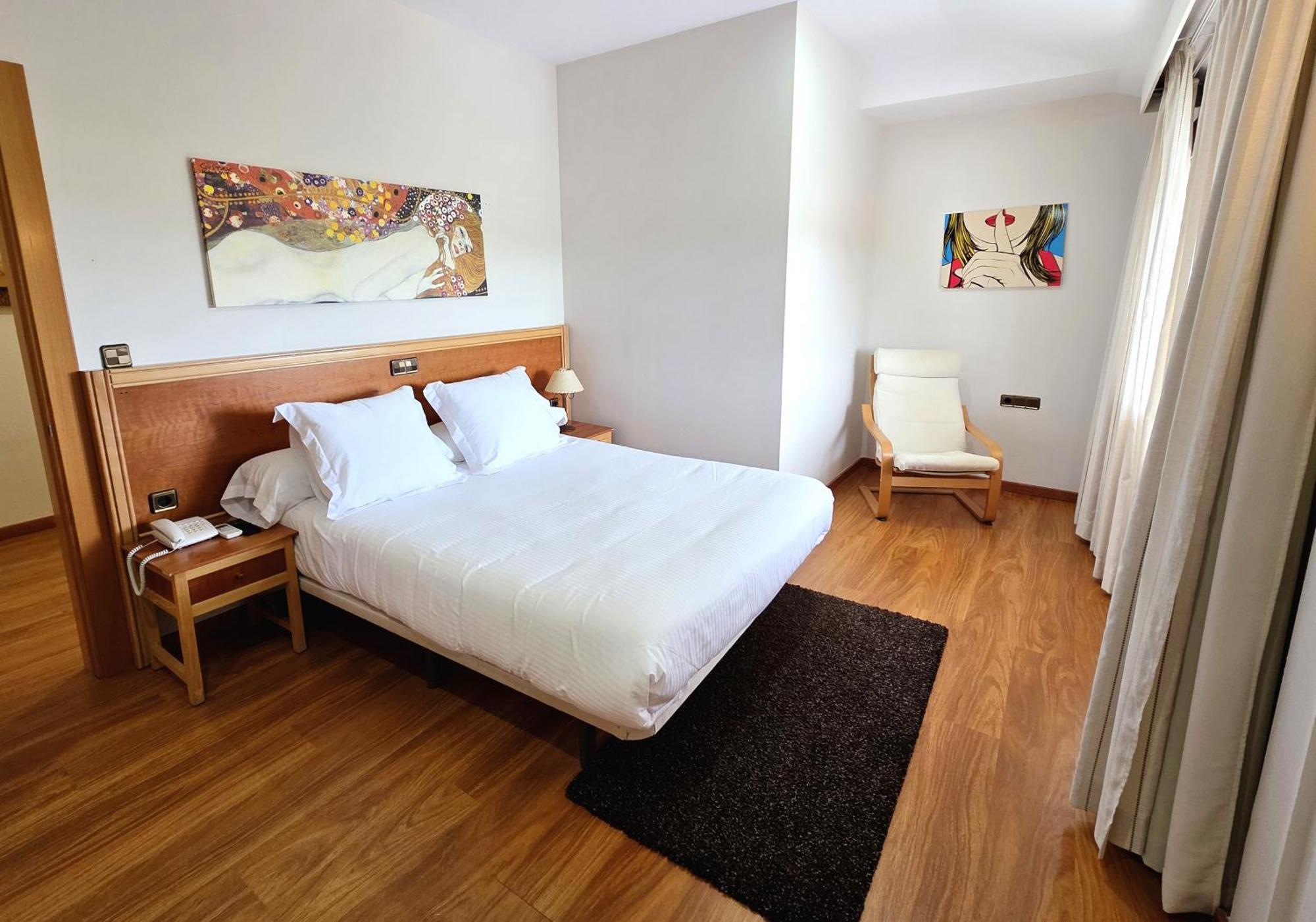 Hotel Los Barruecos By Croma Malpartida de Caceres Bagian luar foto