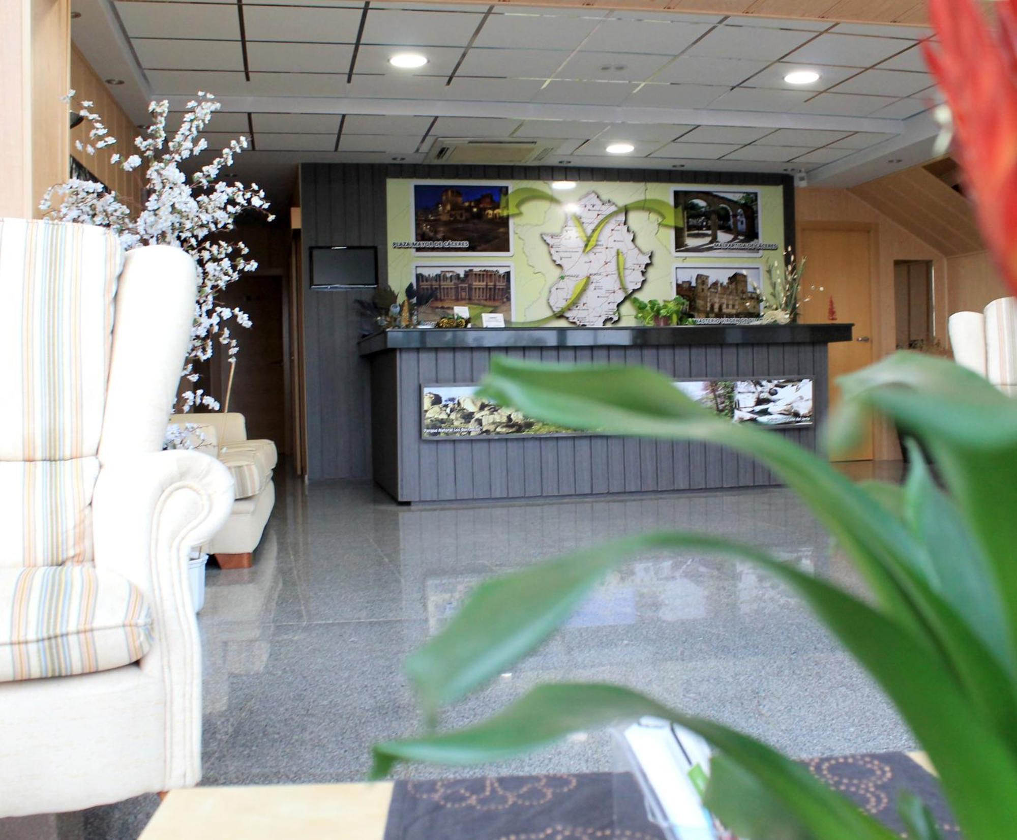 Hotel Los Barruecos By Croma Malpartida de Caceres Bagian luar foto