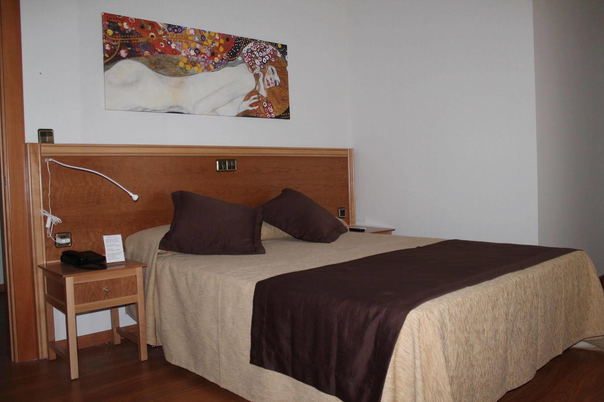 Hotel Los Barruecos By Croma Malpartida de Caceres Bagian luar foto