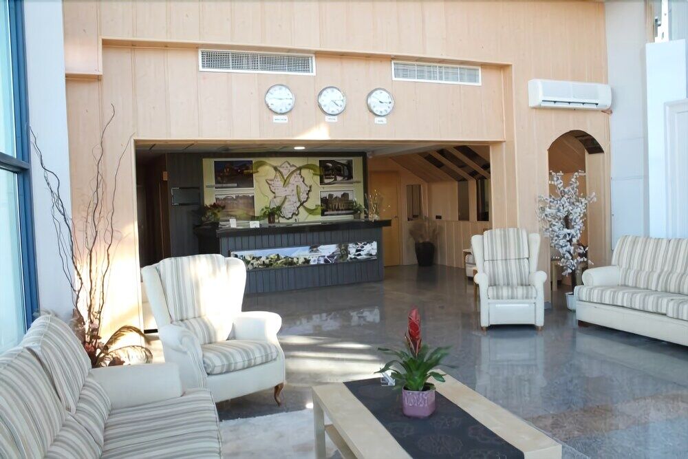 Hotel Los Barruecos By Croma Malpartida de Caceres Bagian luar foto